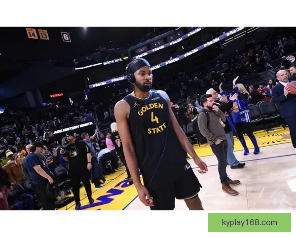 穆迪接受医疗处理双方球员眼含泪水全场沉寂气氛令人动容